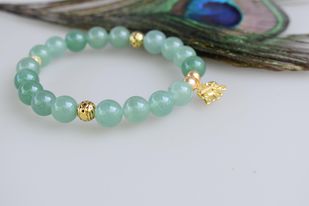 Green aventurine beaded bracelet